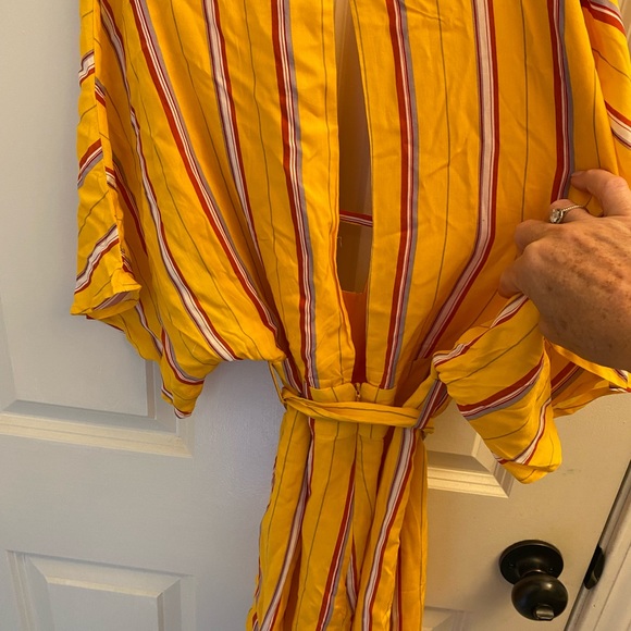 NWT romper by Le Lis - Picture 16 of 16